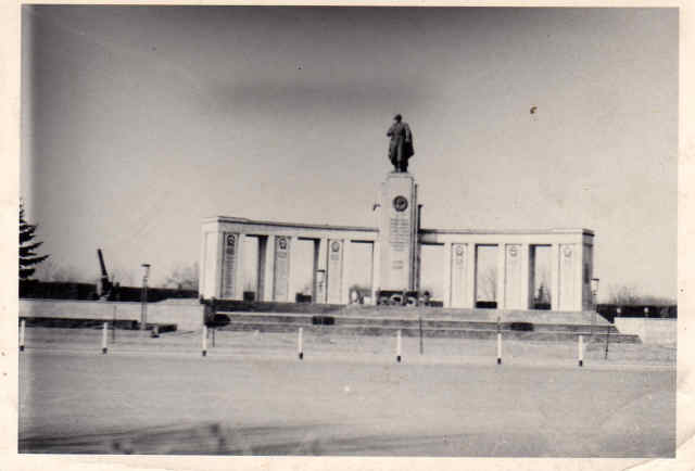 Berlin, Soviet War Memorial, 1962