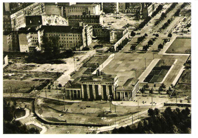 Berlin, Brandenburger Tor, 1961