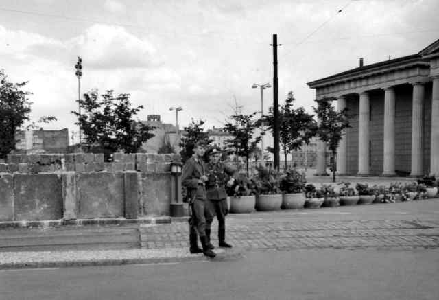 Berlin Wall (2)